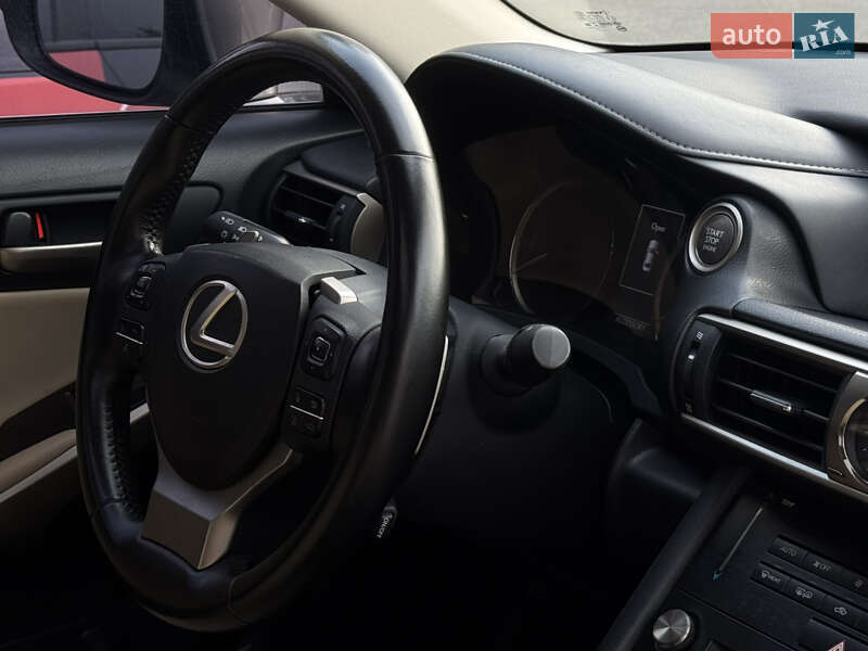 Седан Lexus IS 2017 в Харкові