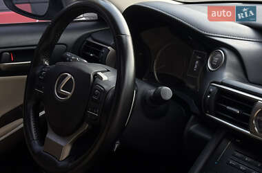 Седан Lexus IS 2017 в 