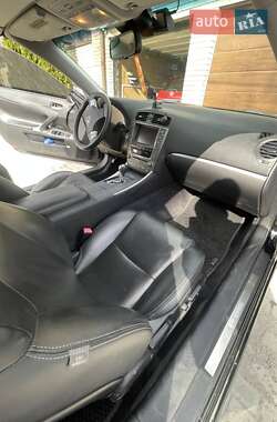 Кабриолет Lexus IS 2012 в 