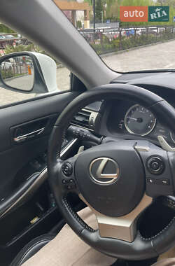 Седан Lexus IS 2013 в 