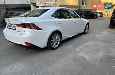 Седан Lexus IS 2015 в 