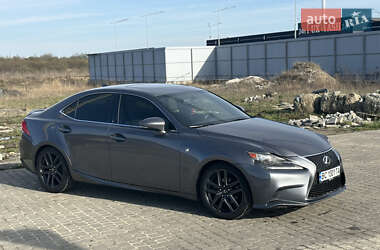 Седан Lexus IS 2015 в Львові