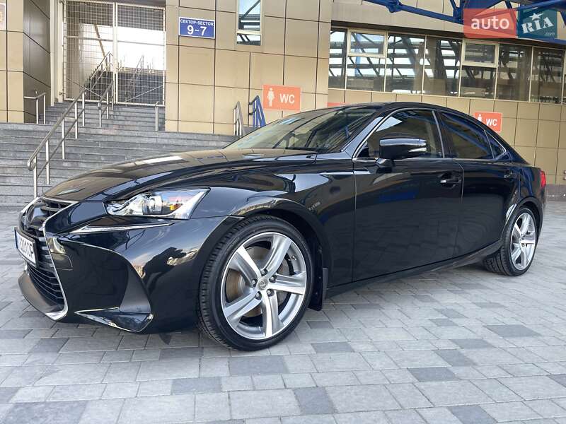 Седан Lexus IS 2017 в Києві