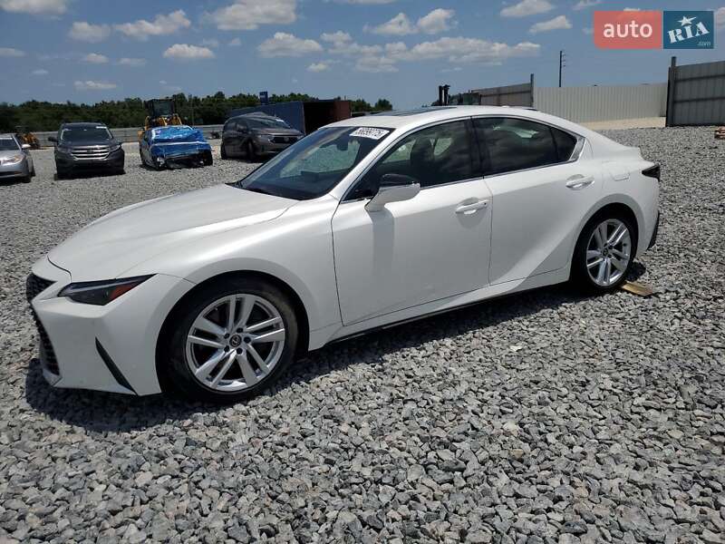Lexus IS 2021