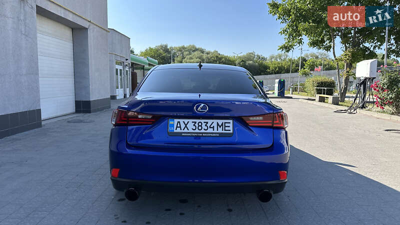 Седан Lexus IS 2016 в Ивано-Франковске