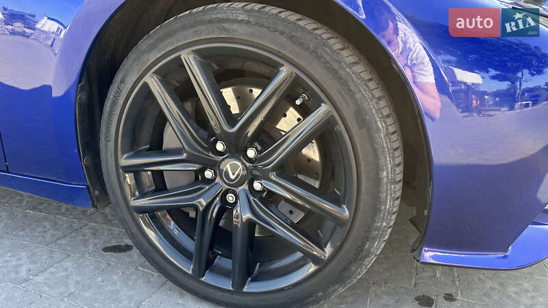 Седан Lexus IS 2016 в Ивано-Франковске