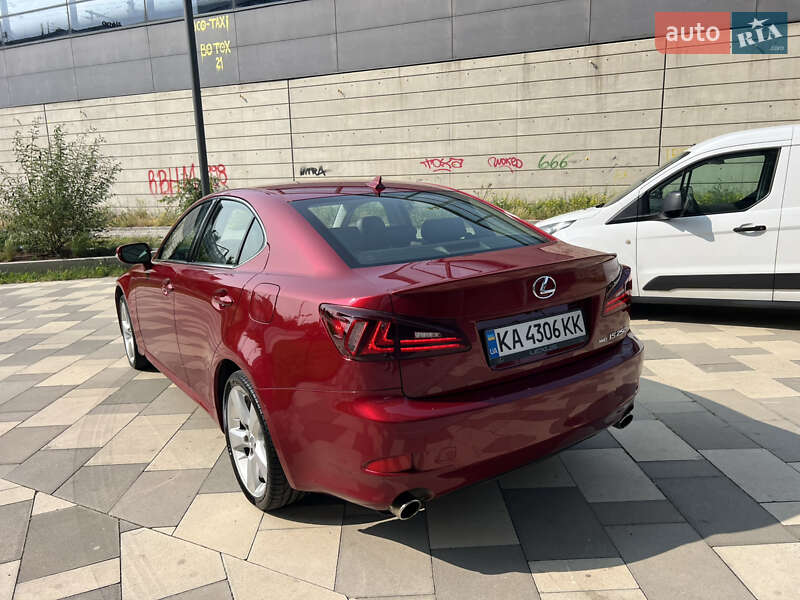 Седан Lexus IS 2012 в Киеве