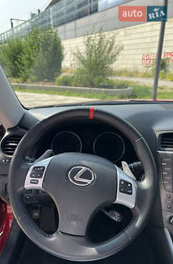 Седан Lexus IS 2012 в 