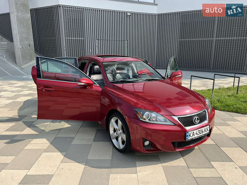 Седан Lexus IS 2012 в Киеве
