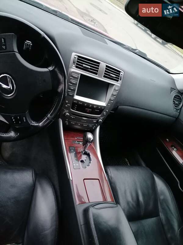 Седан Lexus IS 2008 в Измаиле