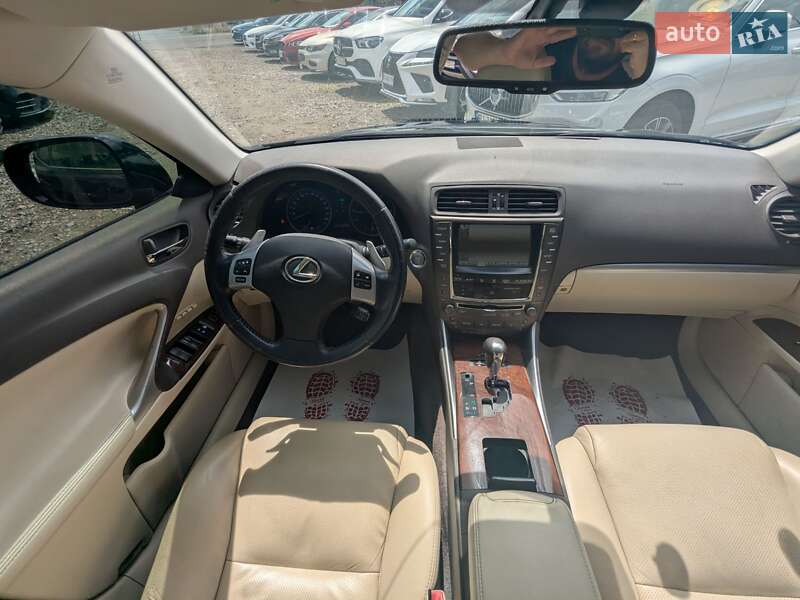 Седан Lexus IS 2011 в Києві