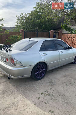 Седан Lexus IS 1999 в 