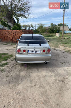 Седан Lexus IS 1999 в 