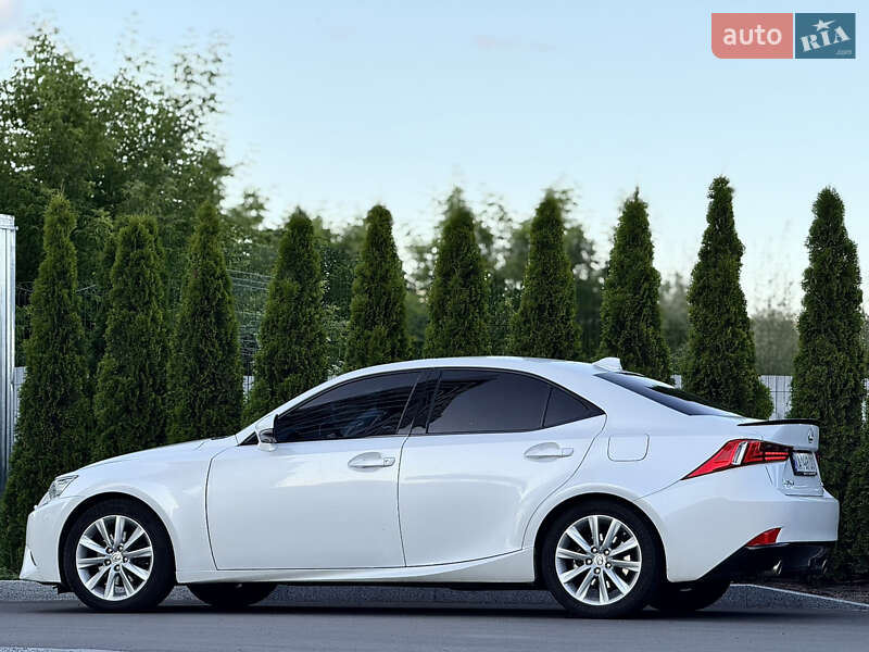 Lexus IS 2013