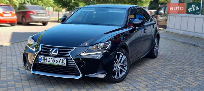 Lexus IS 2017