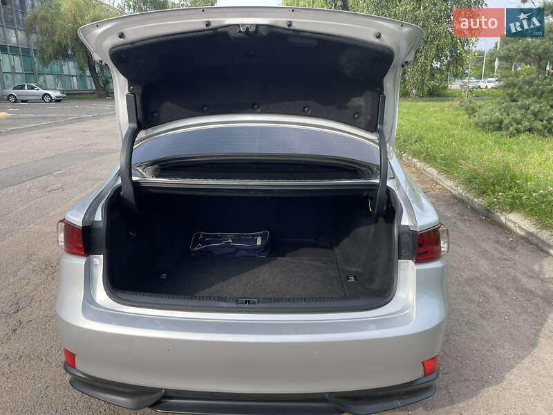 Седан Lexus IS 2014 в Киеве