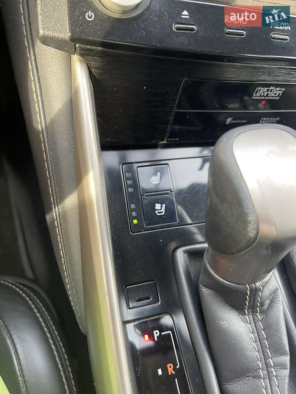 Седан Lexus IS 2014 в Киеве
