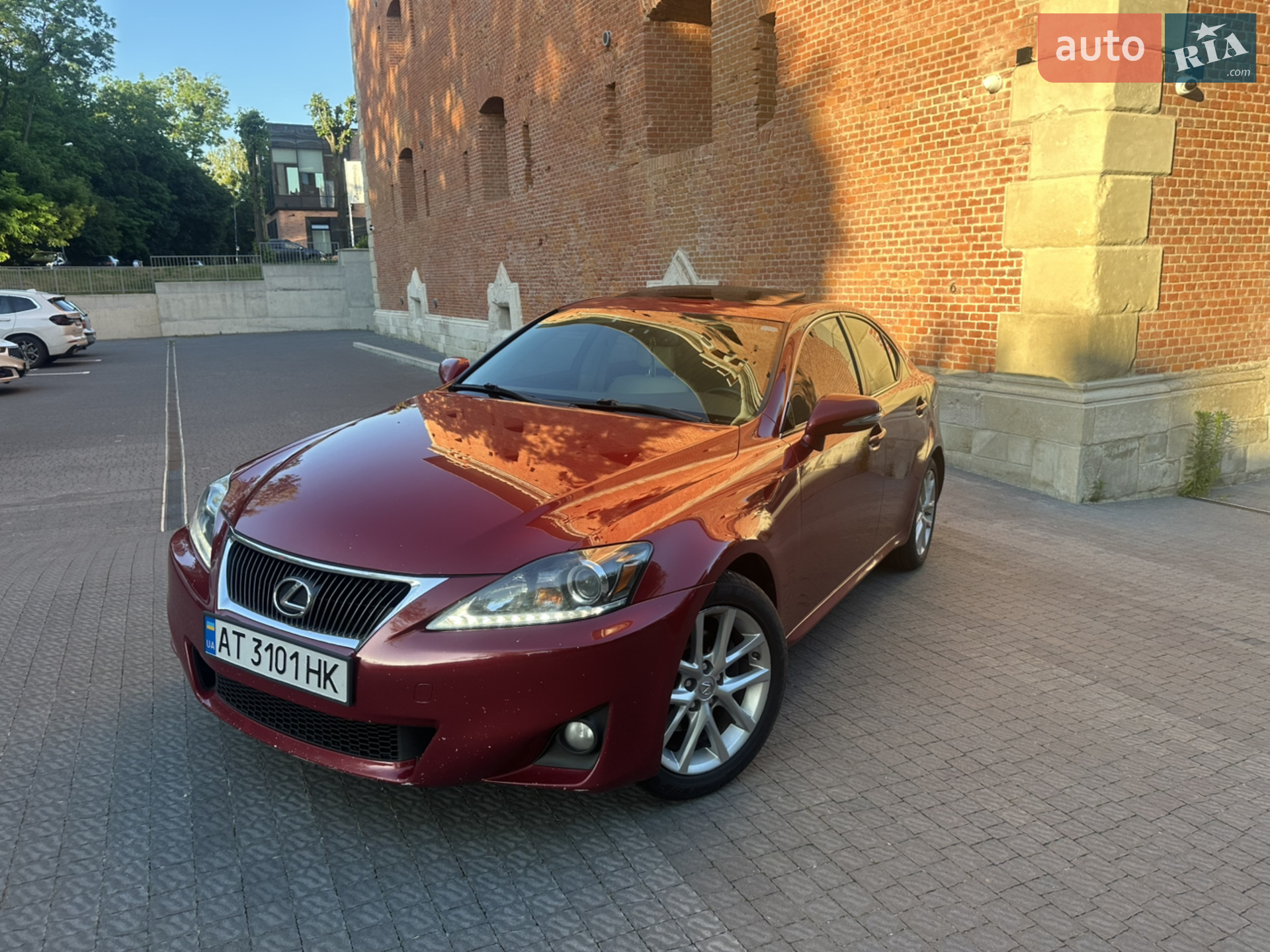 2011 Lexus IS - фото 1