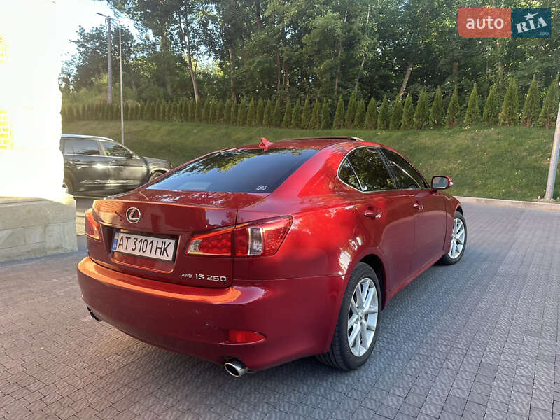 Седан Lexus IS 2011 в Львове