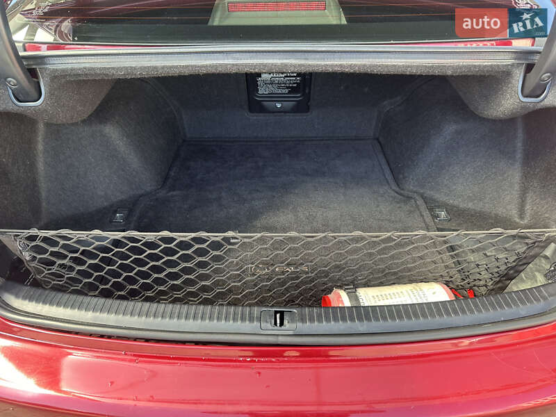 Седан Lexus IS 2011 в Львове