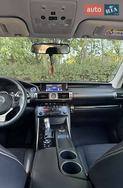 Седан Lexus IS 2013 в 