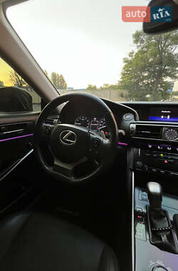 Седан Lexus IS 2013 в 