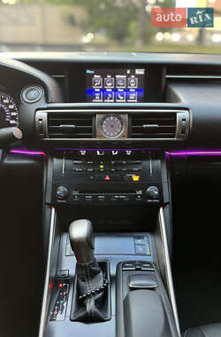 Седан Lexus IS 2013 в 