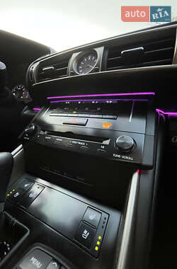 Седан Lexus IS 2013 в 