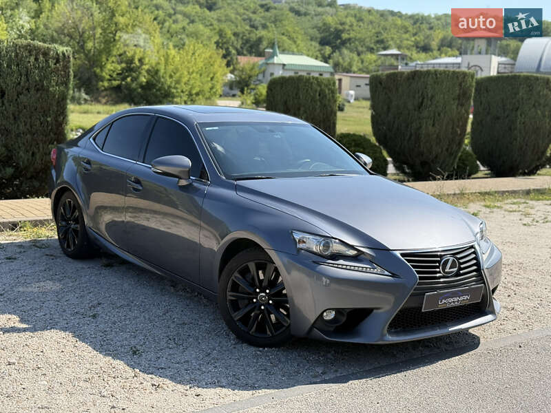 Седан Lexus IS 2016 в Дніпрі