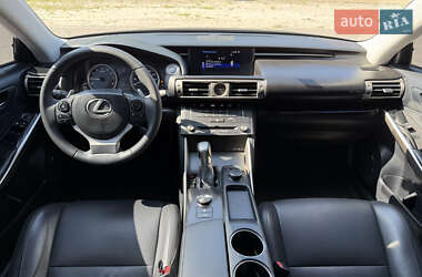 Седан Lexus IS 2016 в 