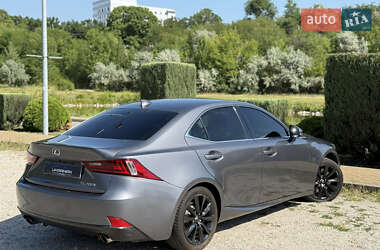 Седан Lexus IS 2016 в 