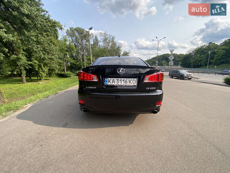 Седан Lexus IS 2008 в Киеве