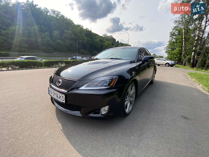 Седан Lexus IS 2008 в Киеве