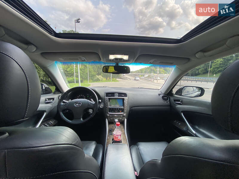 Седан Lexus IS 2008 в Киеве