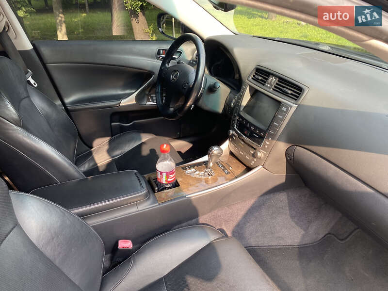 Седан Lexus IS 2008 в Киеве