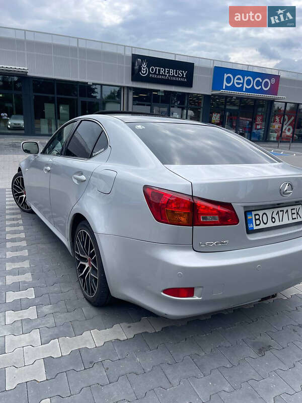 Седан Lexus IS 2006 в Кременце