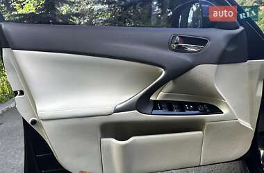 Седан Lexus IS 2011 в 