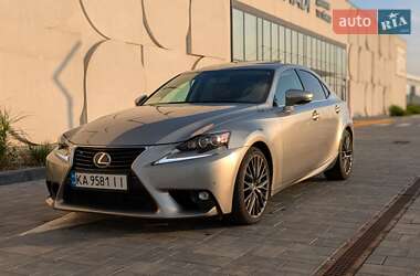 Седан Lexus IS 2015 в Луцке