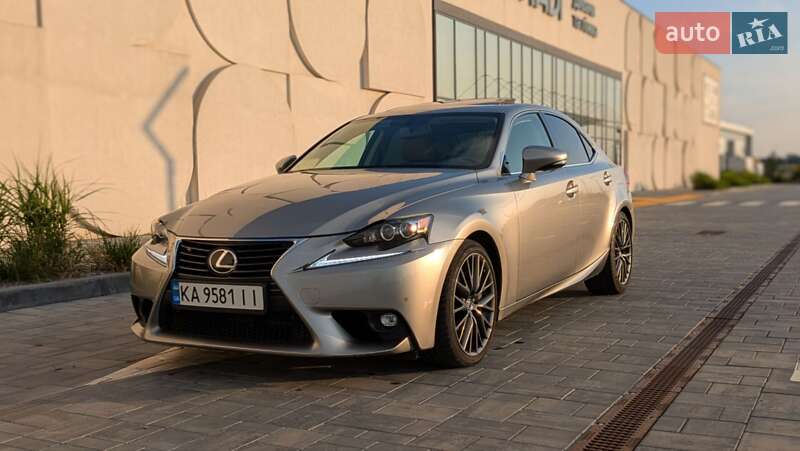 Lexus IS 2015