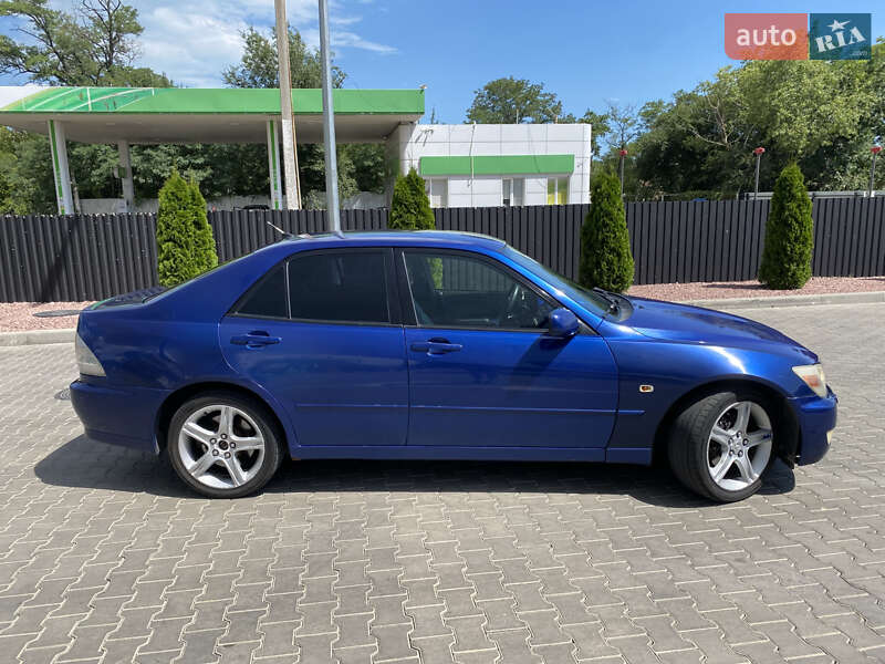 Седан Lexus IS 1999 в Одесі