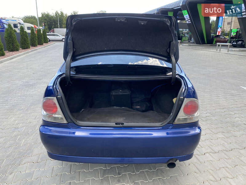 Седан Lexus IS 1999 в Одесі