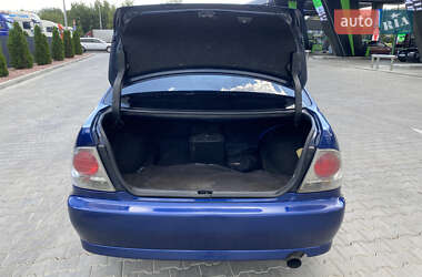 Седан Lexus IS 1999 в 