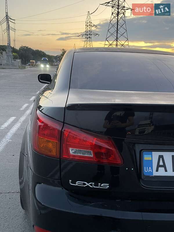 Седан Lexus IS 2006 в Ивано-Франковске