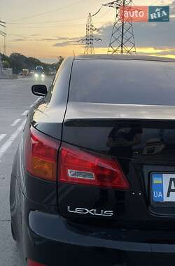 Седан Lexus IS 2006 в 