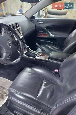 Седан Lexus IS 2005 в 