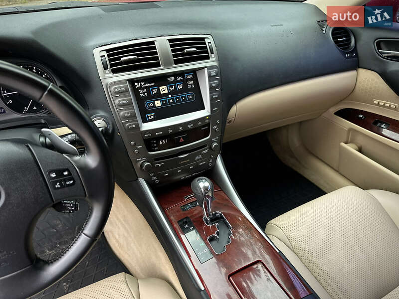 Седан Lexus IS 2007 в Киеве