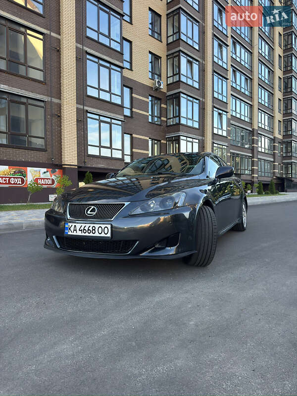 Седан Lexus IS 2005 в Чернігові