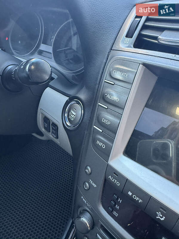 Седан Lexus IS 2005 в Чернігові