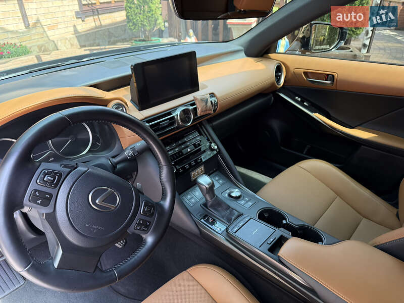 Седан Lexus IS 2021 в Измаиле