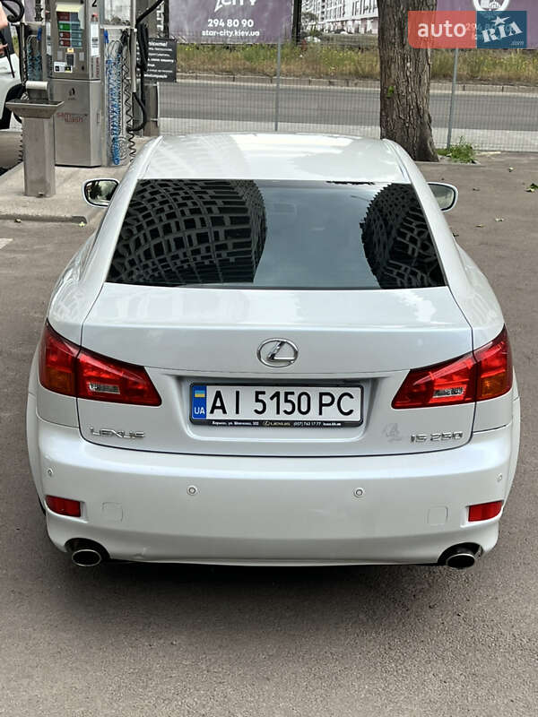 Седан Lexus IS 2008 в Киеве